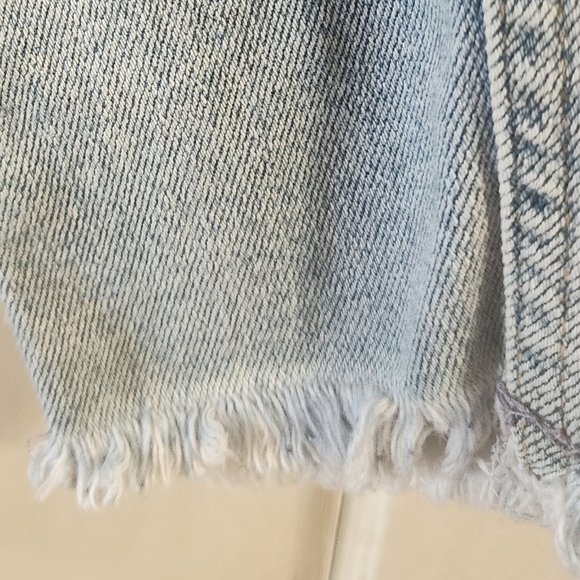 NWT Free People Distressed High Rise Jeans Size 24 Light Wash Raw Hem - Picture 6 of 12